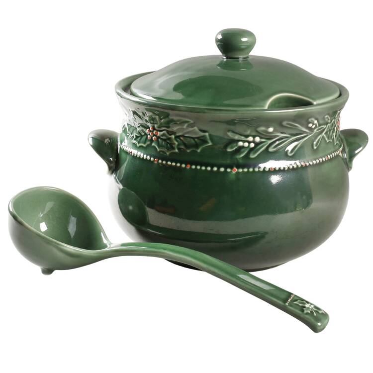 Christmas Berries Tureen & Lid w/Ladle
