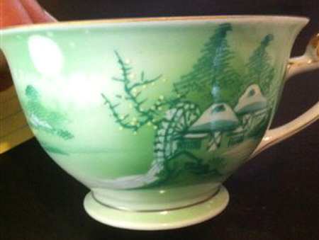 HYA27 Footed Cup
