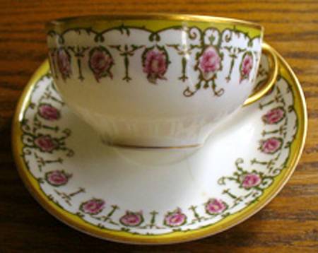 Schleiger 970-1 Flat Cup & Saucer Set