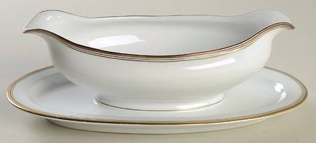 3211 Gravy Boat with Attached Underplate