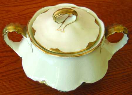 R3002 Sugar Bowl & Lid