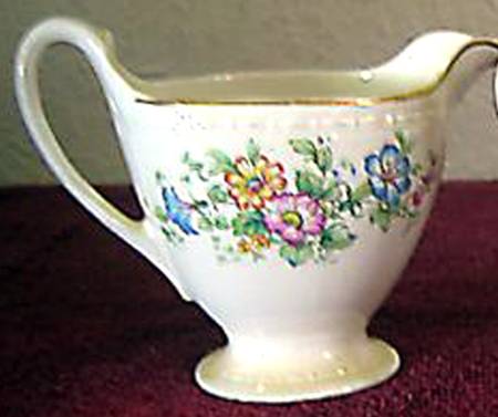HLC2564 Creamer