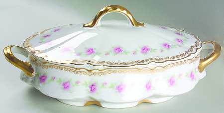 H3577 Oval Covered Vegetable