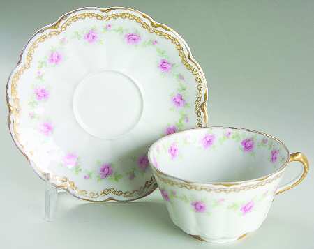 H3577 Oversized Cup & Saucer Set