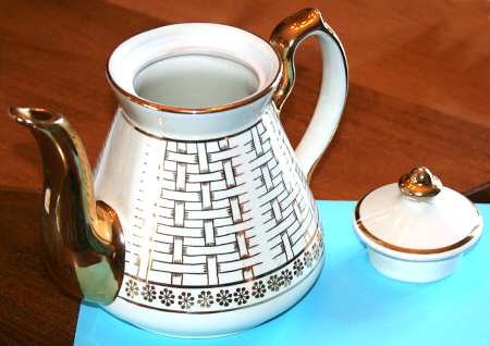 Gold Label Kitchenware Basket Philadelphia Teapot