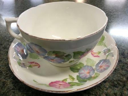 C129-1 Footed Cup & Saucer Set