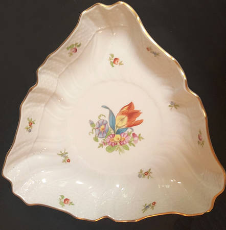 HER59 Triangular Vegetable Bowl