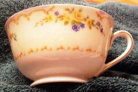 HIR66 Footed Cup