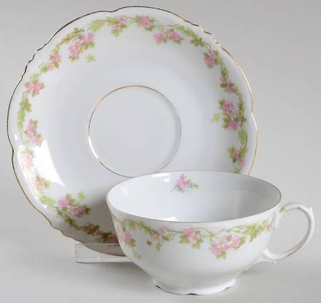 ALT27 Footed Cup & Saucer Set