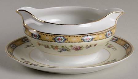HC1008 Gravy Boat with Attached Underplate