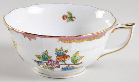 Queen Victoria (Pink) Footed Cup