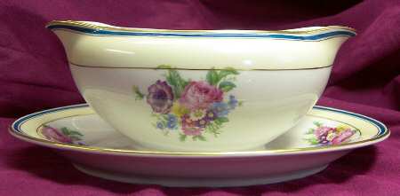 HUT1729 Gravy Boat with Attached Underplate