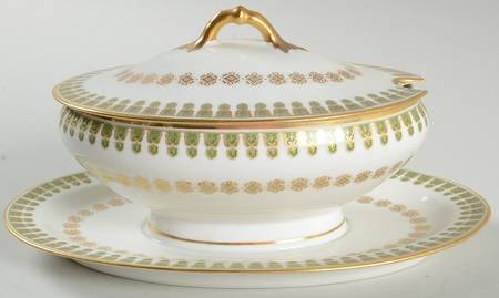 Schleiger 280-2 Gravy Boat w/Attached Underplate & Lid