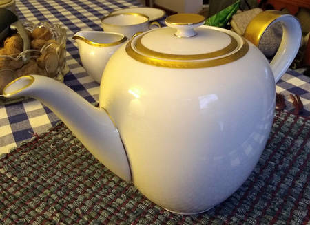 14092 Teapot & Lid