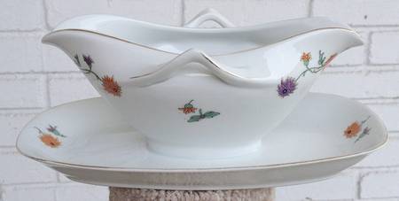 5582 Gravy Boat with Attached Underplate