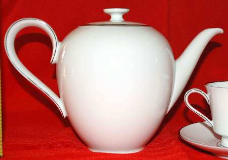 HC1019 Teapot & Lid