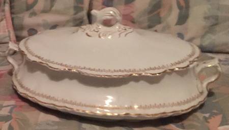 HLC3708 Oval Covered Vegetable