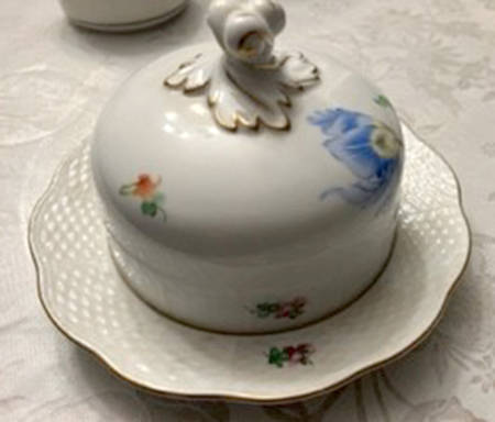 Kitty Round Covered Butter