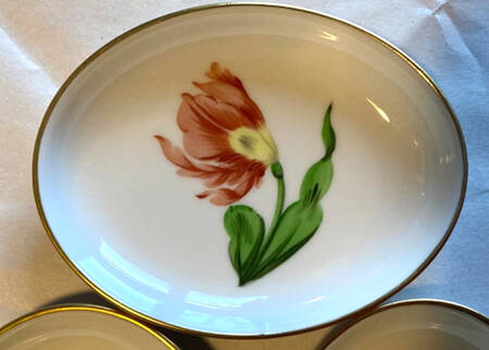 Kitty 3" Oval Ashtray