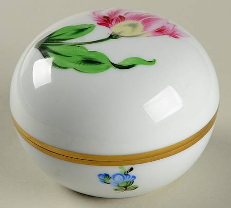 Kitty Small Round Bon Bon & Lid by Herend