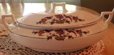 HLC3713 Oval Covered Vegetable