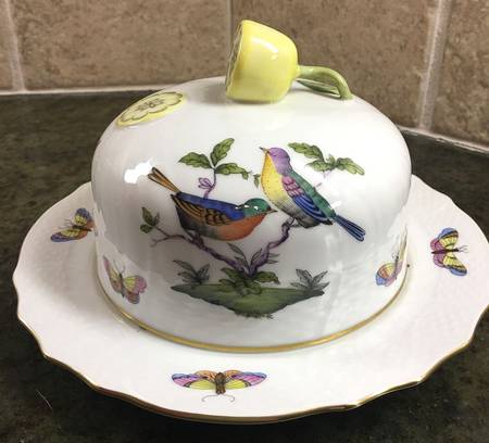Rothschild Bird (Pastel Colors) Round Covered Butter