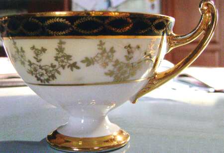 HUT1765 Footed Cup