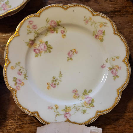 H3691 Luncheon Plate