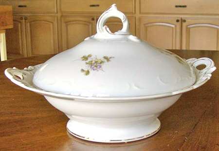 HUT1771 Round Covered Vegetable