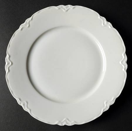 Racine (Cream) Luncheon Plate