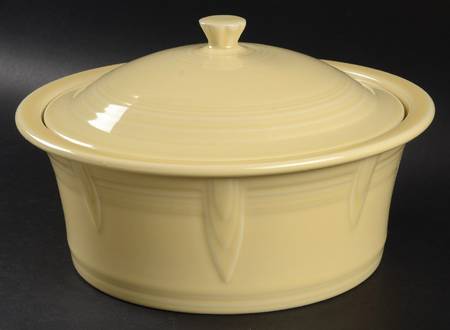 Fiesta Ivory (Intro 2008) 2.5 Qt Round Covered Casserole