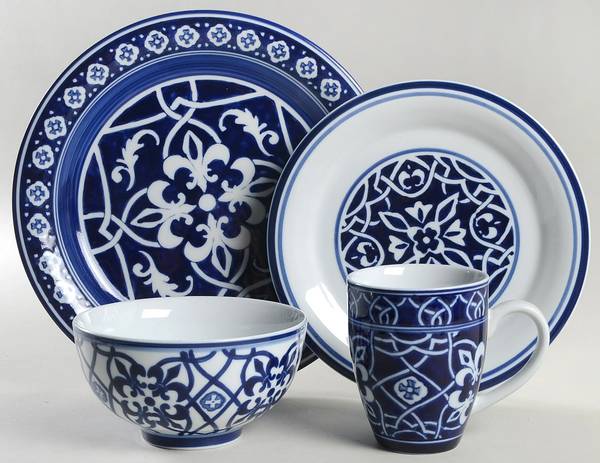Catalina Medallion Blue 4 Piece Place Setting