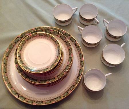 HUT1792 Cake Plate