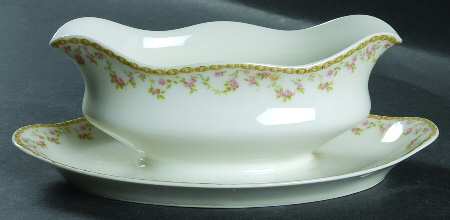 H3715 Gravy Boat with Attached Underplate