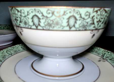 HUT1803 Footed Cup