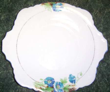HET16 Square Handled Cake Plate