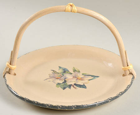 Magnolia 5 3/8"-5 5/8" Bamboo Handled Serving Plate  HC