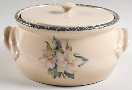 Magnolia 2 Qt Round Covered Casserole