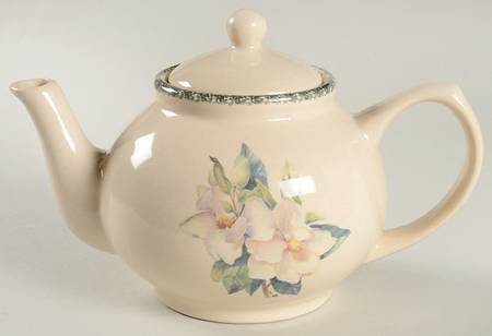 Magnolia Teapot & Lid