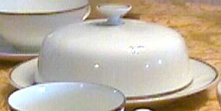 8054 Round Covered Butter