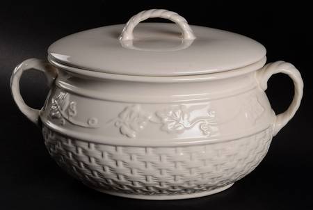 Veranda Bean Pot & Lid