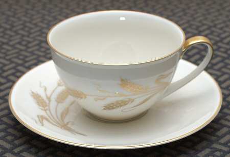 7602 Flat Cup & Saucer Set