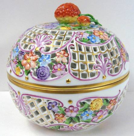 Giftware 5" Round Box & Lid by Herend