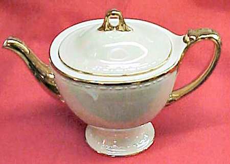 HLC2593 Teapot & Lid