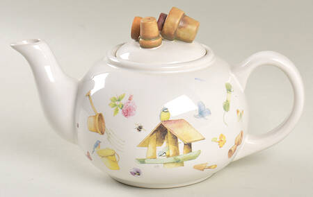 HLM6 Small Teapot & Lid by Hallmark