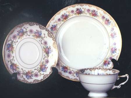15857 Footed Cup & Saucer Set