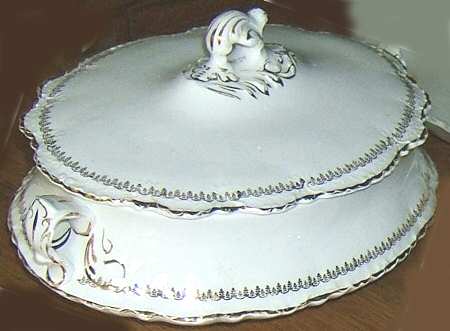 HLC3742 Oval Covered Vegetable