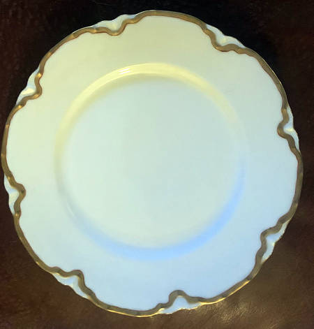 H3752 Luncheon Plate