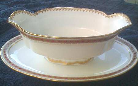 Schleiger 571-1 Gravy Boat with Attached Underplate