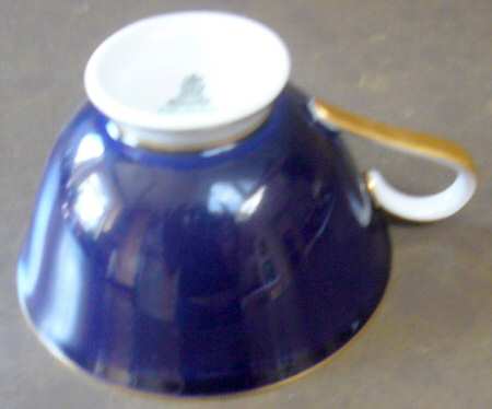 HC1129 Footed Cup